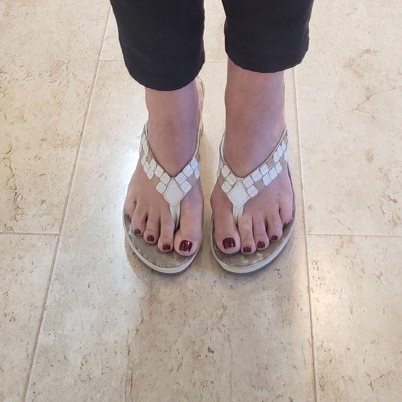 Clarks white Wedge Sandals 9 EUC - Picture 10 of 12